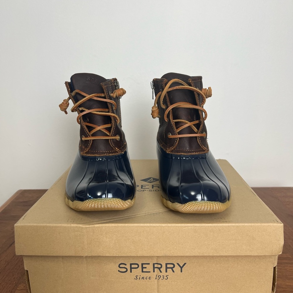 NEW Sperry SALTWATER TAN /NAVY Woman 8.5